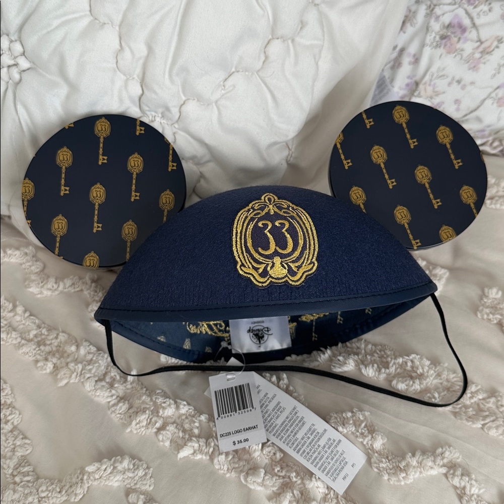 Adorable 2025 club 33 ears brand new with tags